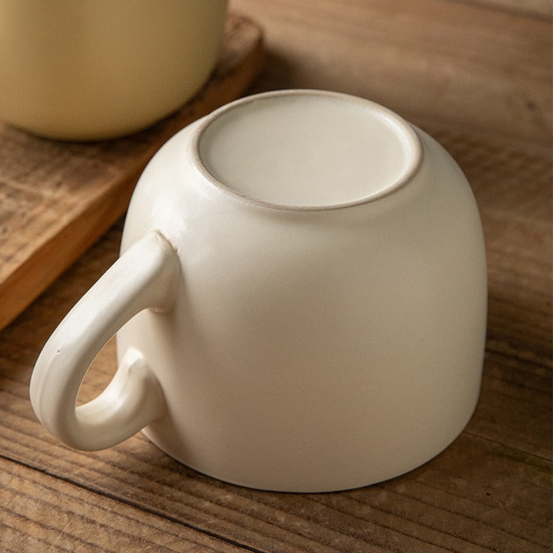 This is a 825ml big matte ceramic mug and oatmeal bowl. 2 colors for options: egg yolk and creamy yellow.