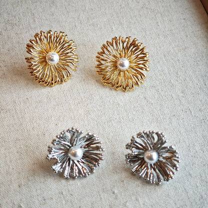 Floral Pearl Earrings for Everyday Elegance