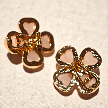 This is a pair of pink earrings made of recycled copper and ethically sourced natural stones. The size of each piece of earring is 3.7x3.7cm.