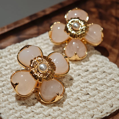 This is a pair of pink earrings made of recycled copper and ethically sourced natural stones. The size of each piece of earring is 3.7x3.7cm.