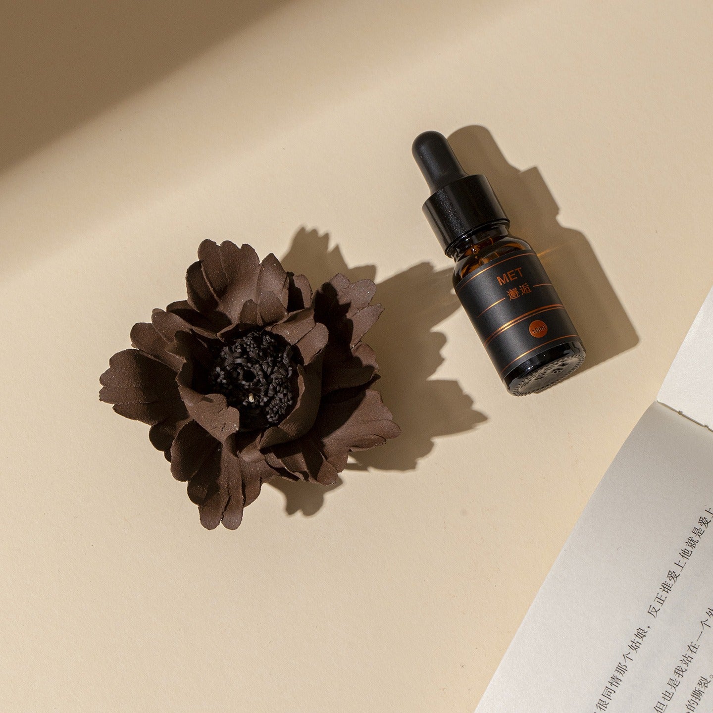 This is a ceramic flower incense stick holder with a lifelike flower. Each ceramic flower is individually hand-shaped using traditional ceramic craftsmanship. The ceramic flower is with diameter of 8cm and height of 4.3cm.