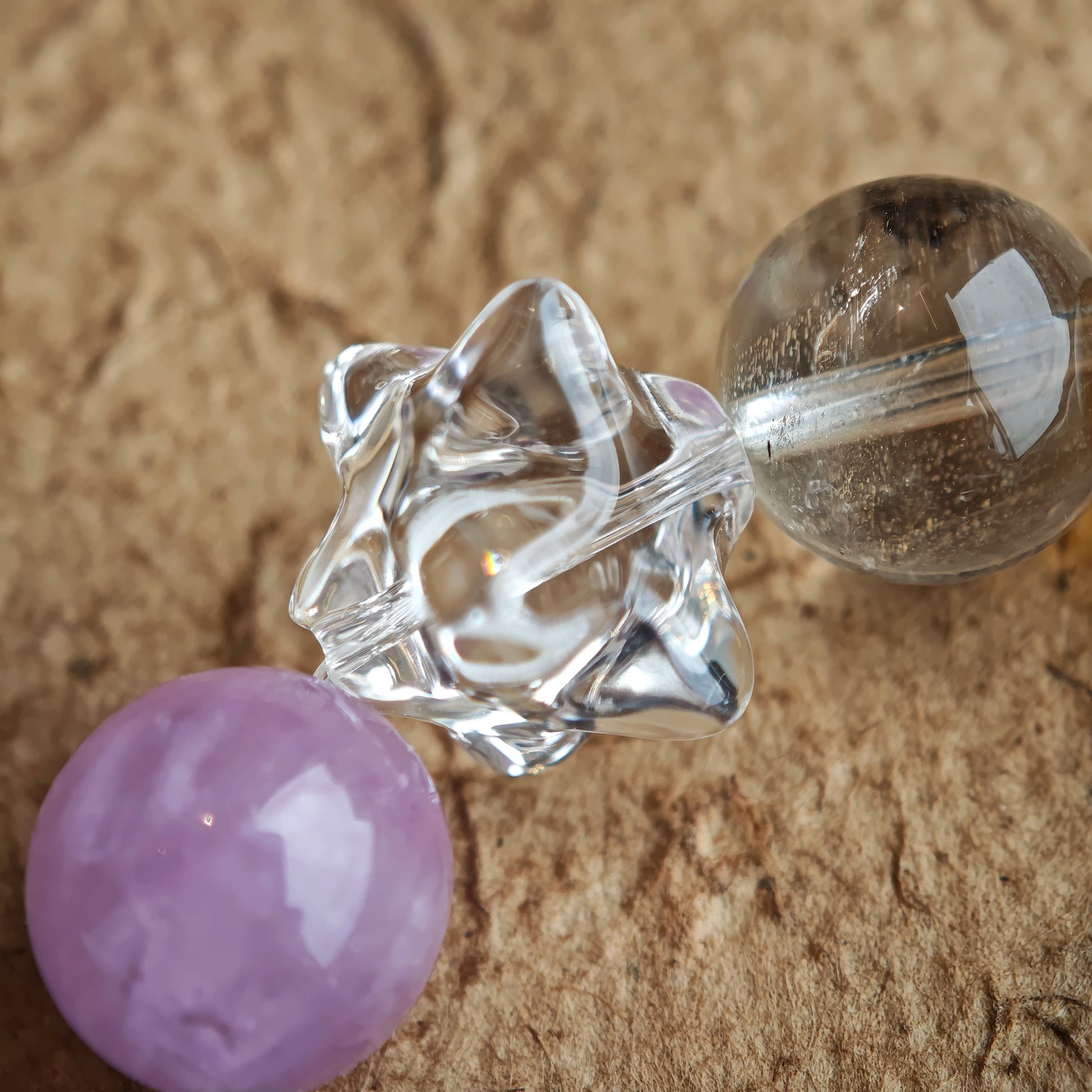 From tranquil blue to regal violet, golden sparkle, fresh green, and misty white—colors glide without edges.