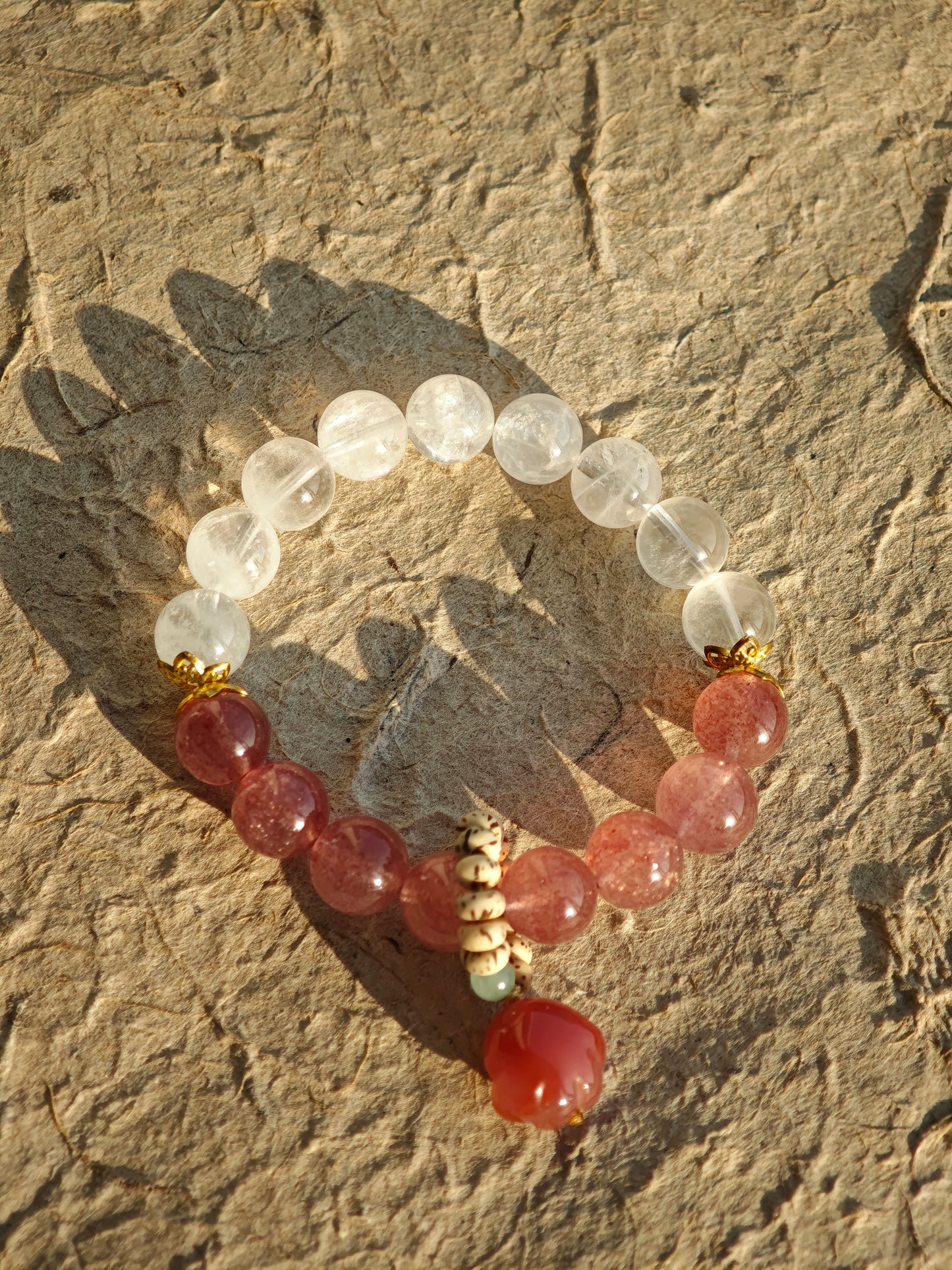 Handmade Bracelet with Cat‘s Paw Loop, Strawberry Quartz and White Phantom Quartz