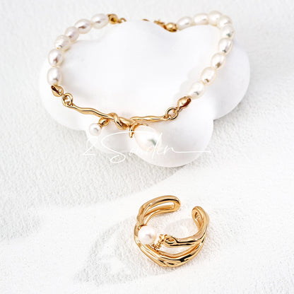 This bracelet is inspired by the romantic concept of "intertwined destiny," the vintage gold color sterling silver gently wraps together like vines. The end of the vines are plated lustrous Freshwater Pearls, symbolizing the beautiful bonds of life.