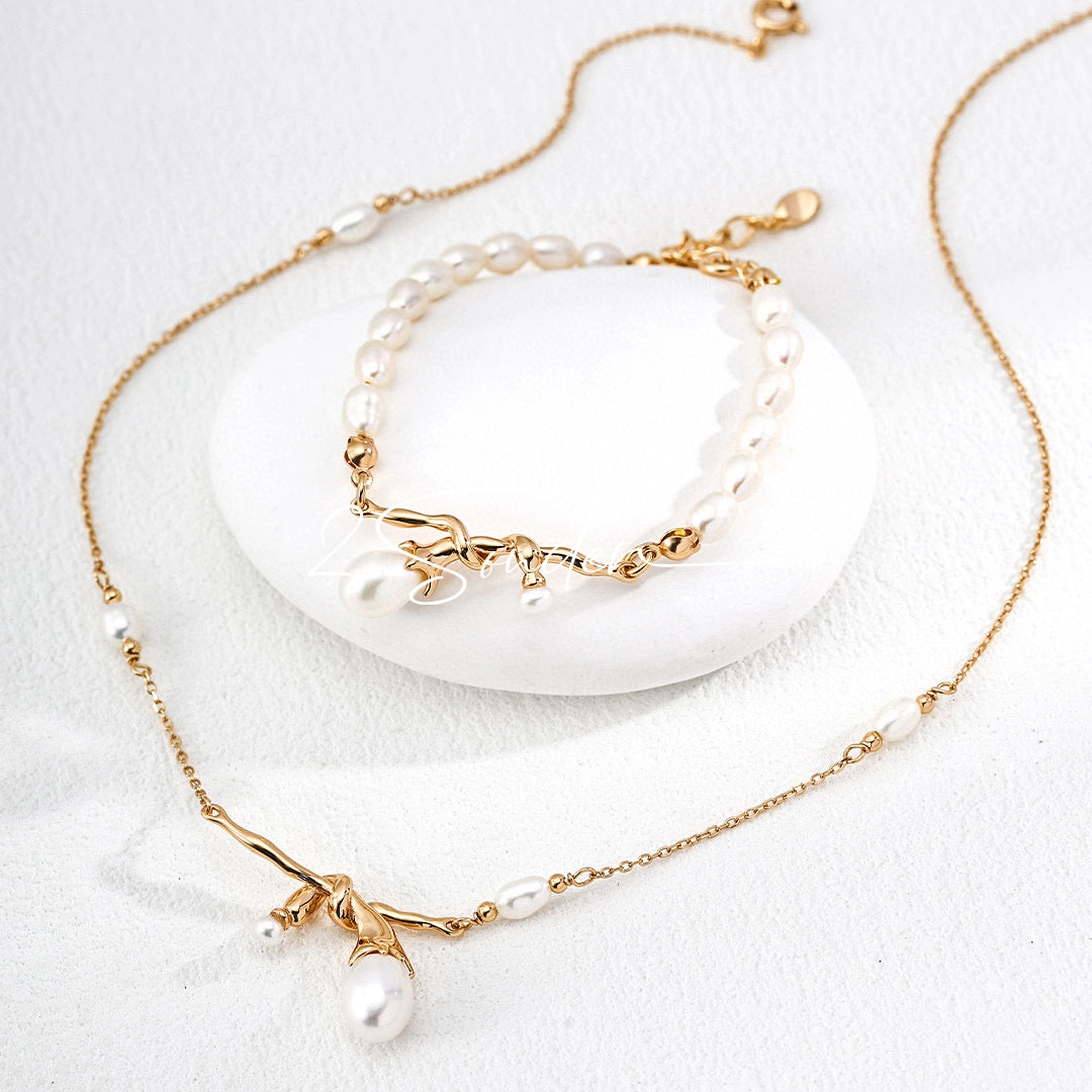 This bracelet is inspired by the romantic concept of "intertwined destiny," the vintage gold color sterling silver gently wraps together like vines. The end of the vines are plated lustrous Freshwater Pearls, symbolizing the beautiful bonds of life.
