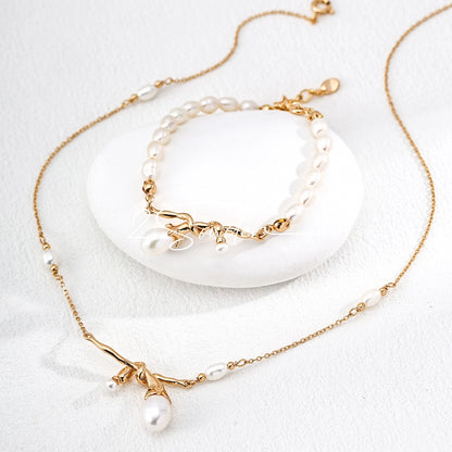 This bracelet is inspired by the romantic concept of "intertwined destiny," the vintage gold color sterling silver gently wraps together like vines. The end of the vines are plated lustrous Freshwater Pearls, symbolizing the beautiful bonds of life.