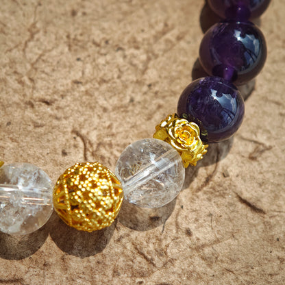 This is a amethyst bracelet consists of Brazilian & Uruguayan amethyst, as well as clear quartz.