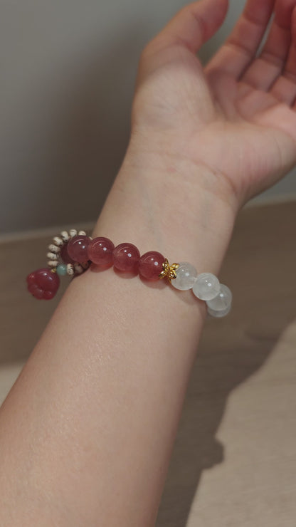 Handmade Bracelet with Cat‘s Paw Loop, Strawberry Quartz and White Phantom Quartz